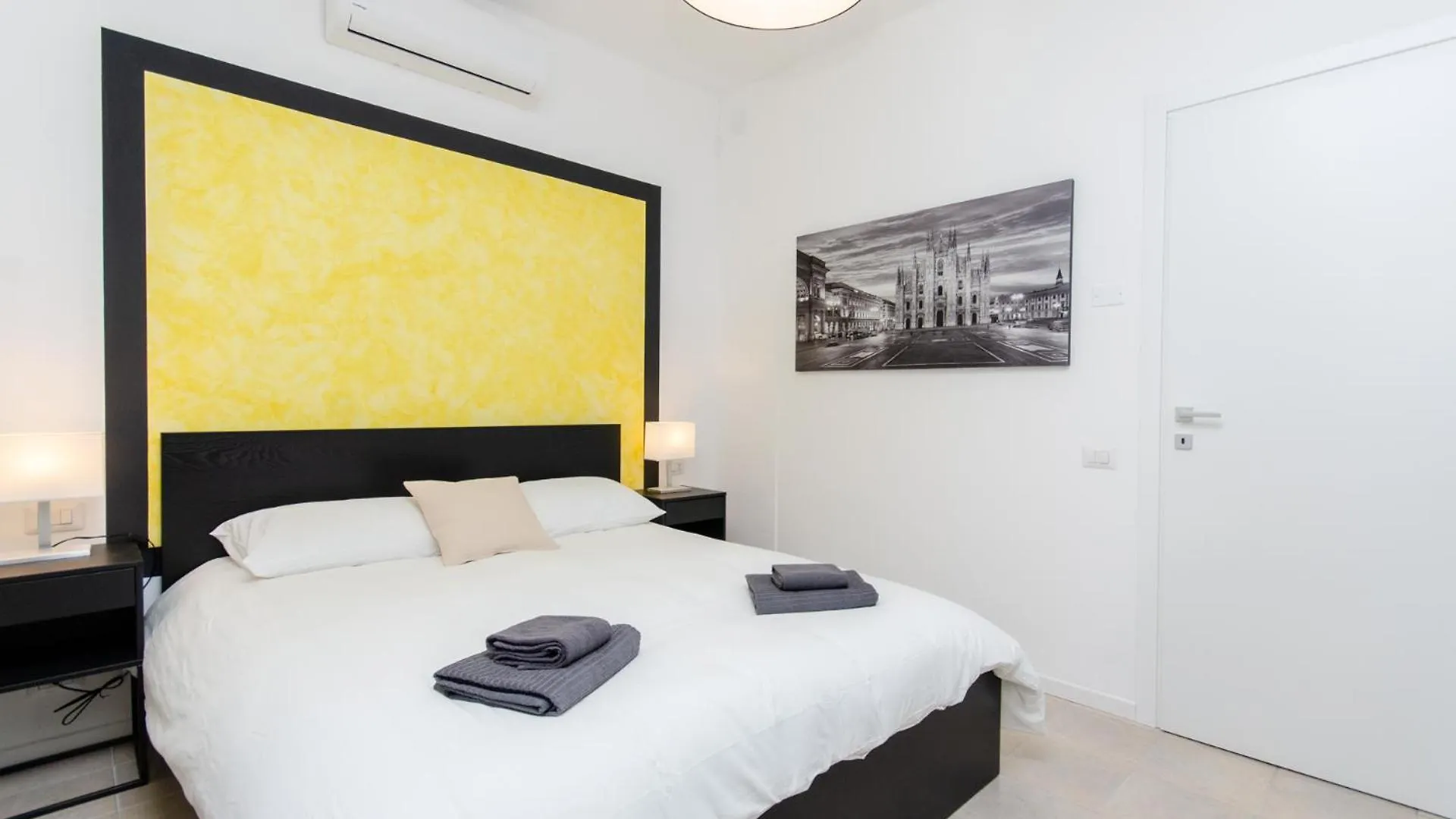 Yellow Room Milão